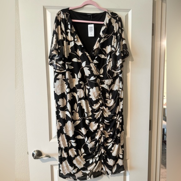 NEW Torrid Mesh Surplice Ruffle Slit Dress Floral Knee Black Size 4X NWT - Picture 4 of 6